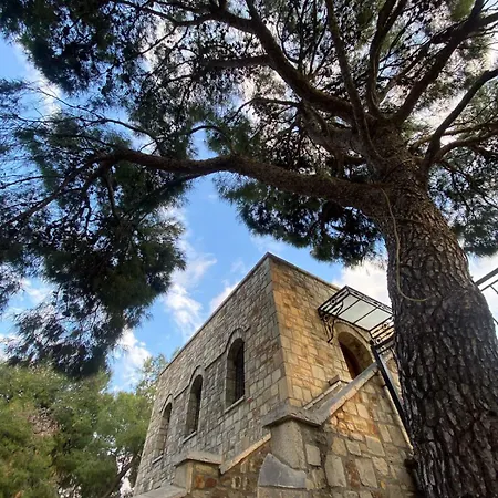 Apartment Castle Paiania
